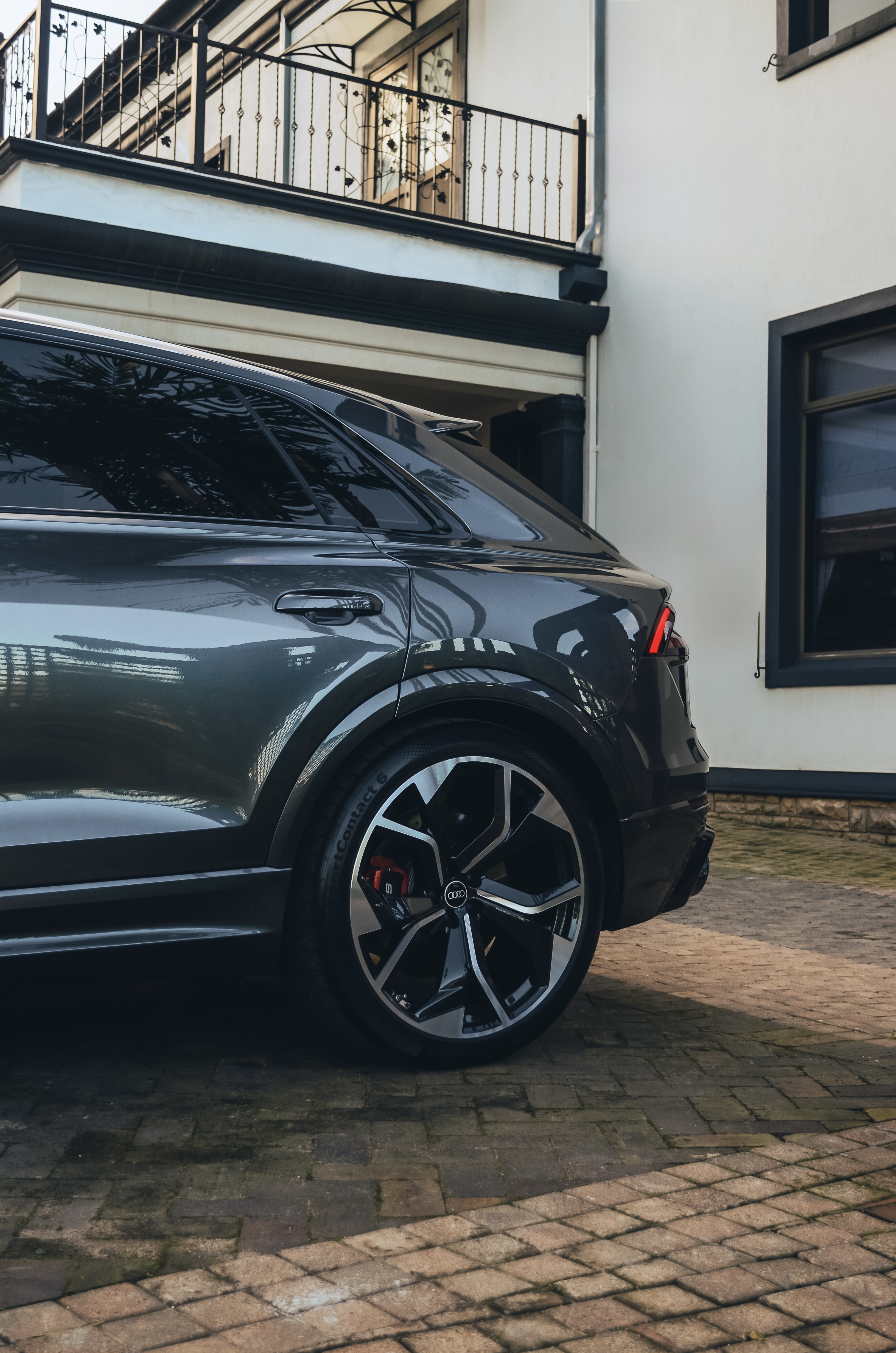 Audi RSQ8 rear panel